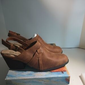 Bella Vita Sling Back Block Heel Pumps NIB 9M Caramel Kimberly Collection